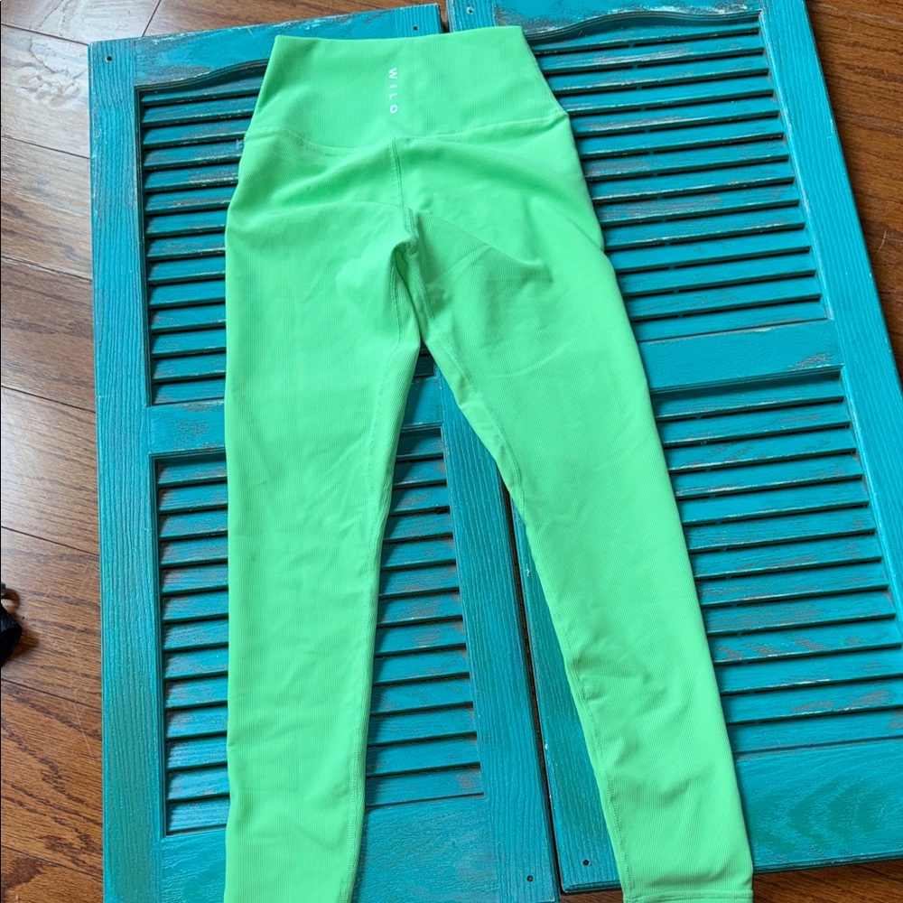 WILO size small Lime Green Leggings NWT